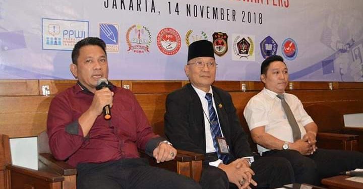 Memprakarsai Pergerakan Pers
